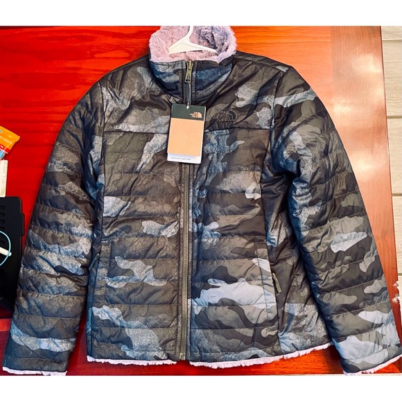 *Brand New(NWTs)North Face Soft Purple Reverseable Jacket Girl’s 14/16 MSRP:$150